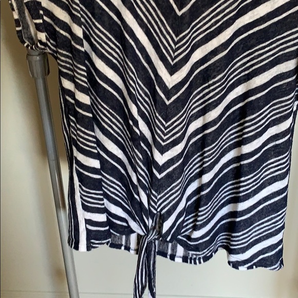 Top - Picture 2 of 3